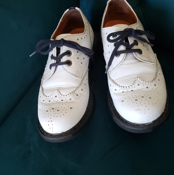 John Fluevog Classic Wingtipped Brogue Derby white shoe - Picture 2 of 15